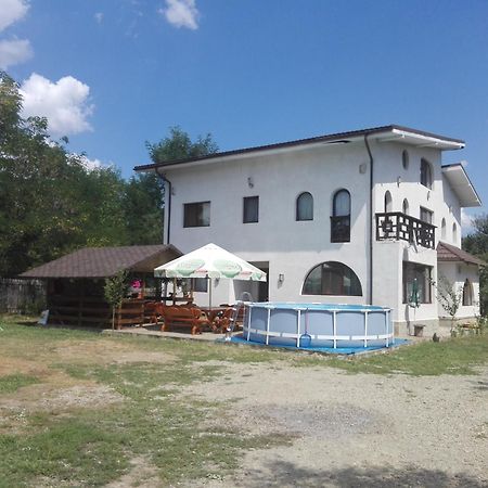 Vila Madudu Valenii de Munte Ngoại thất bức ảnh