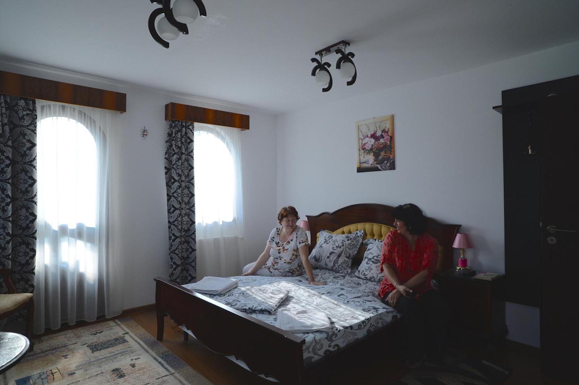 Vila Madudu Valenii de Munte Ngoại thất bức ảnh